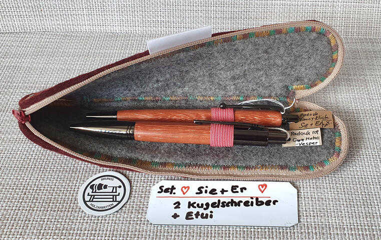 Sie und Er -Set Padouk rot Vesper/ Fancy-Gun Metall srf. 90.-