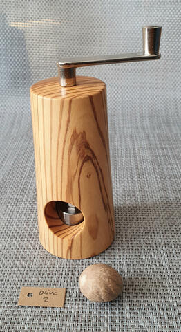 Muskatmühle 2 Olive srf. 65.-