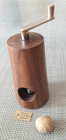 Muskatmühle amerikanischer Nussbaum geräucht
