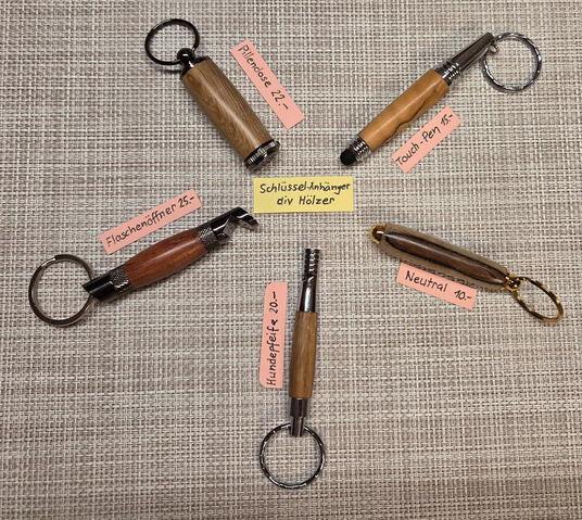Von allen Schlüsselanhänger gibt es diverse Holzarten.